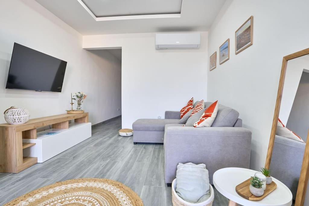 Two Bedroom Apartment In Xemxija, เซนต์พอลส์เบย์ ภายนอก รูปภาพ